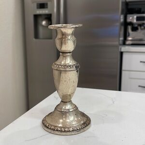 Elegant Silver 261 Candle Holder